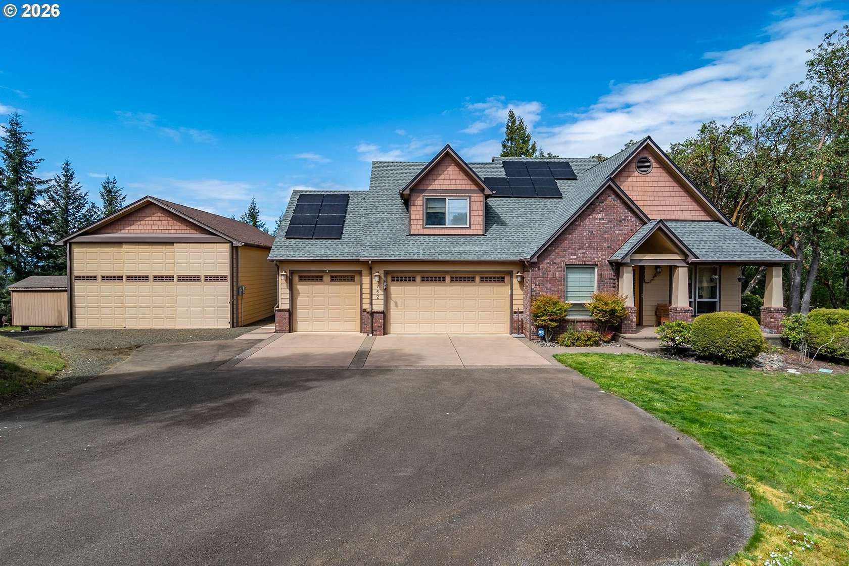 2.19 Acres of Land with Home for Sale in Roseburg, Oregon