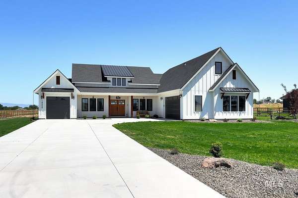 2.12 Acres of Land with Home for Sale in Caldwell, Idaho