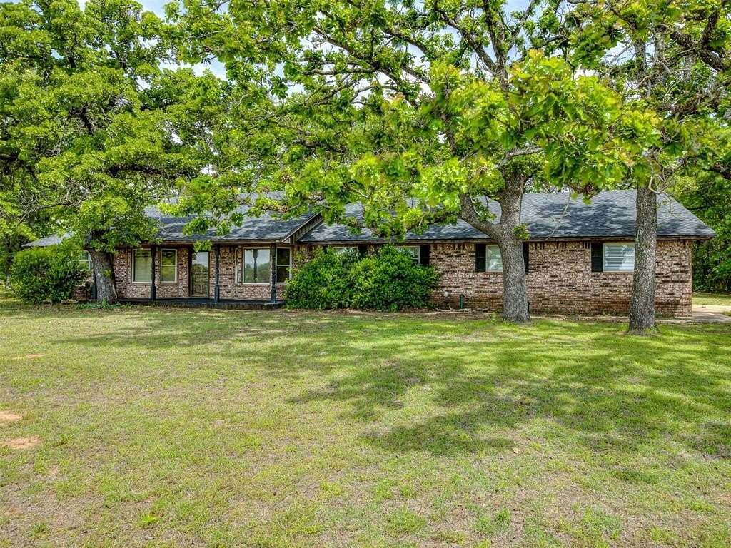 10 Acres of Land with Home for Sale in Noble, Oklahoma