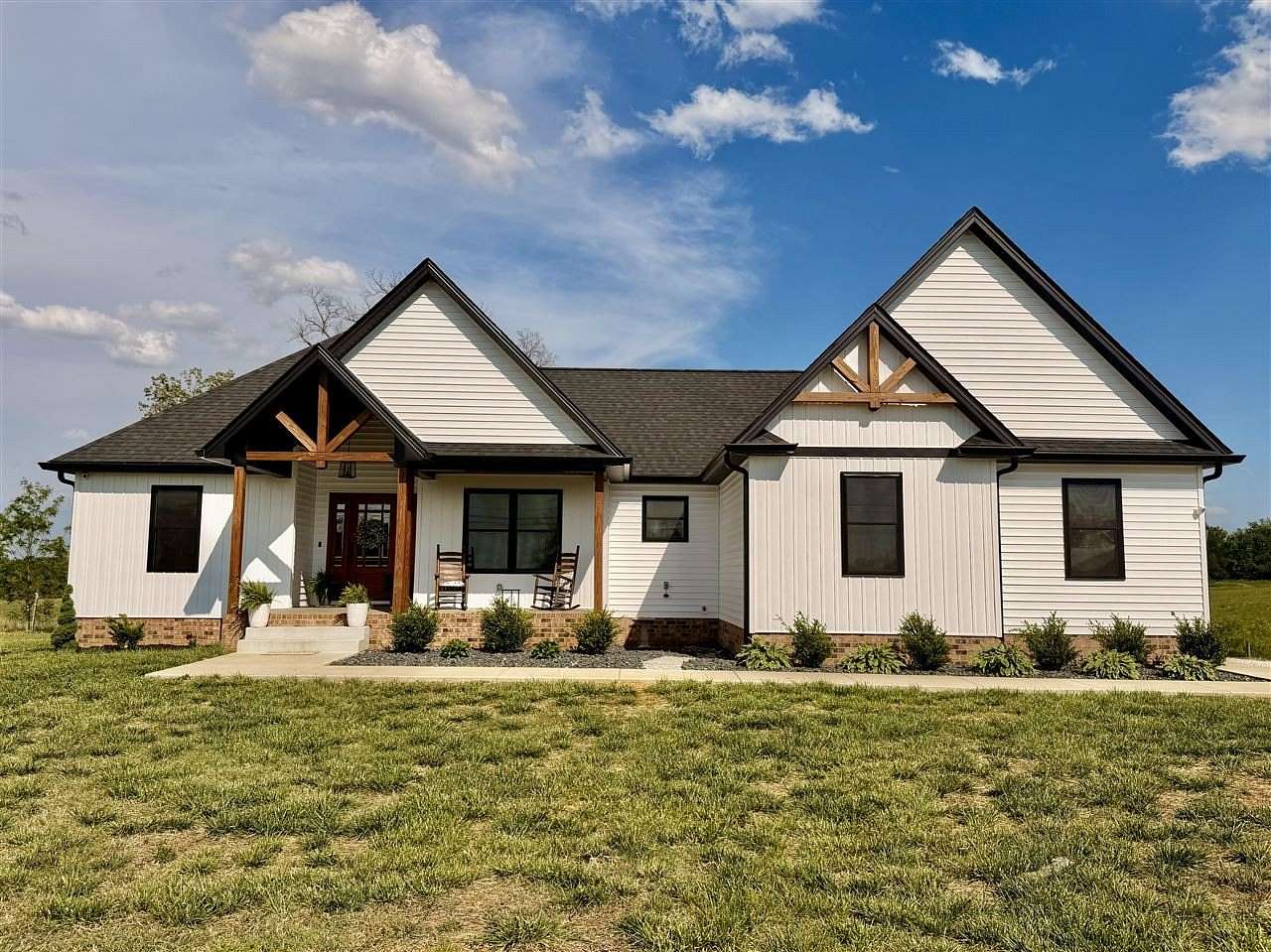1.57 Acres of Land with Home for Sale in Park City, Kentucky