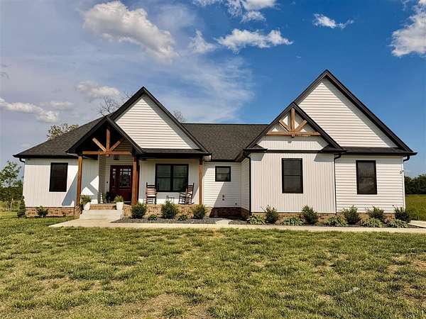 1.57 Acres of Land with Home for Sale in Park City, Kentucky
