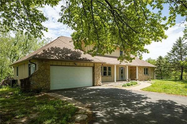 14 Acres of Recreational Land with Home for Sale in Liberty, Missouri