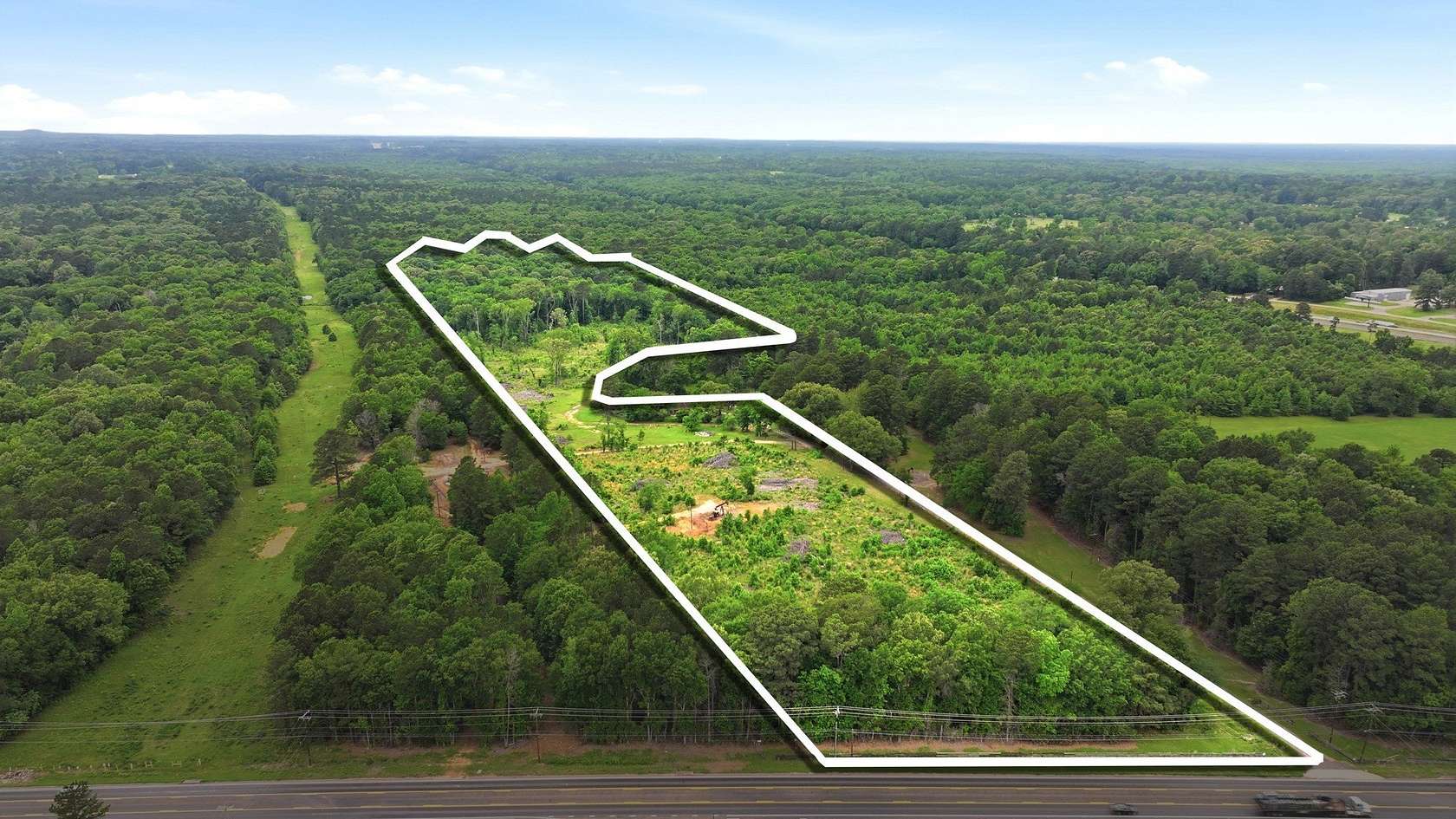 25 Acres of Recreational & Residential Land for Sale in Kilgore, Texas