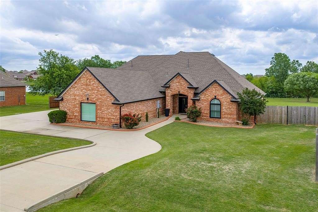1.62 Acres of Land with Home for Sale in Moore, Oklahoma