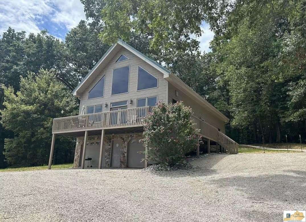 44.8 Acres of Agricultural Land with Home for Sale in Munfordville, Kentucky