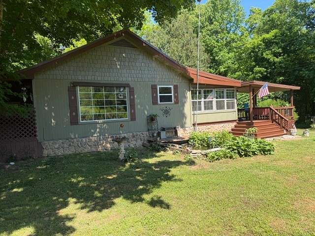 8.7 Acres of Land with Home for Sale in Prospect, Tennessee