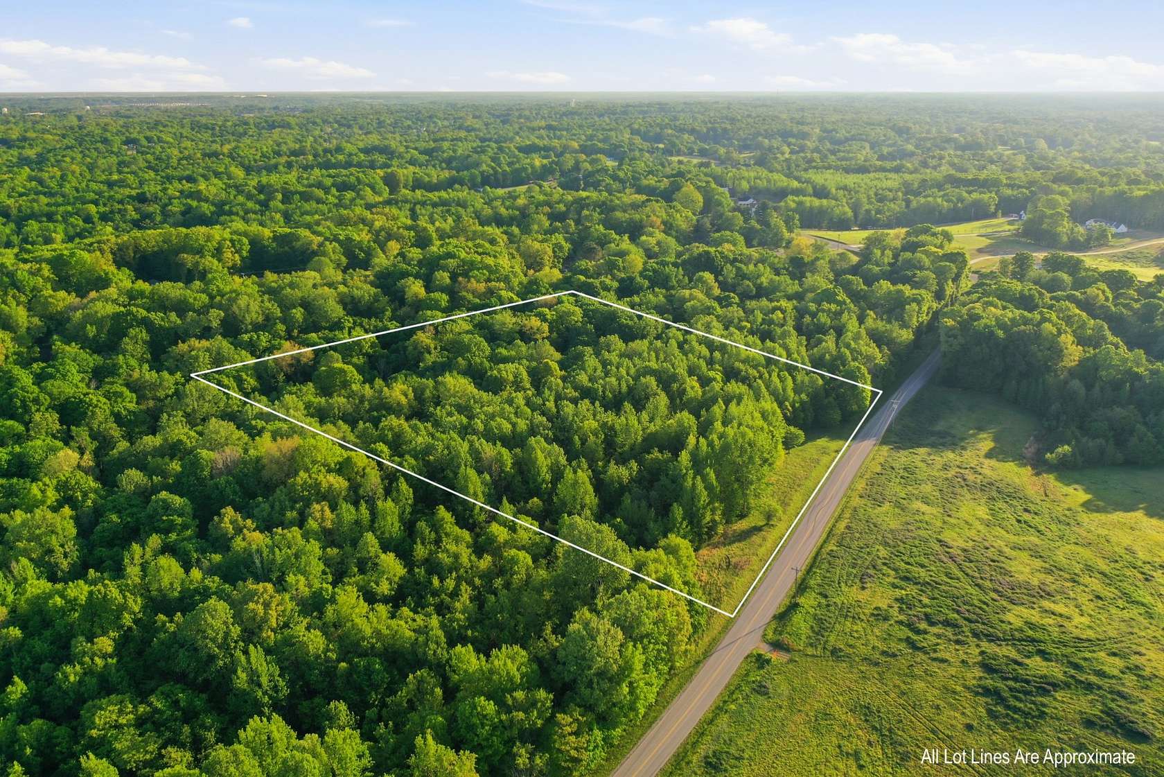 9 Acres of Agricultural Land for Sale in Clarksville, Tennessee