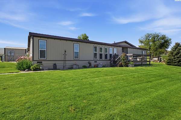 5.16 Acres of Land with Home for Sale in Benton City, Washington