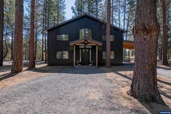 1.87 Acres of Land with Home for Sale in La Pine, Oregon