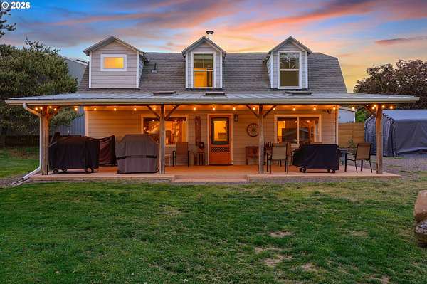 1.85 Acres of Land with Home for Sale in Colton, Oregon