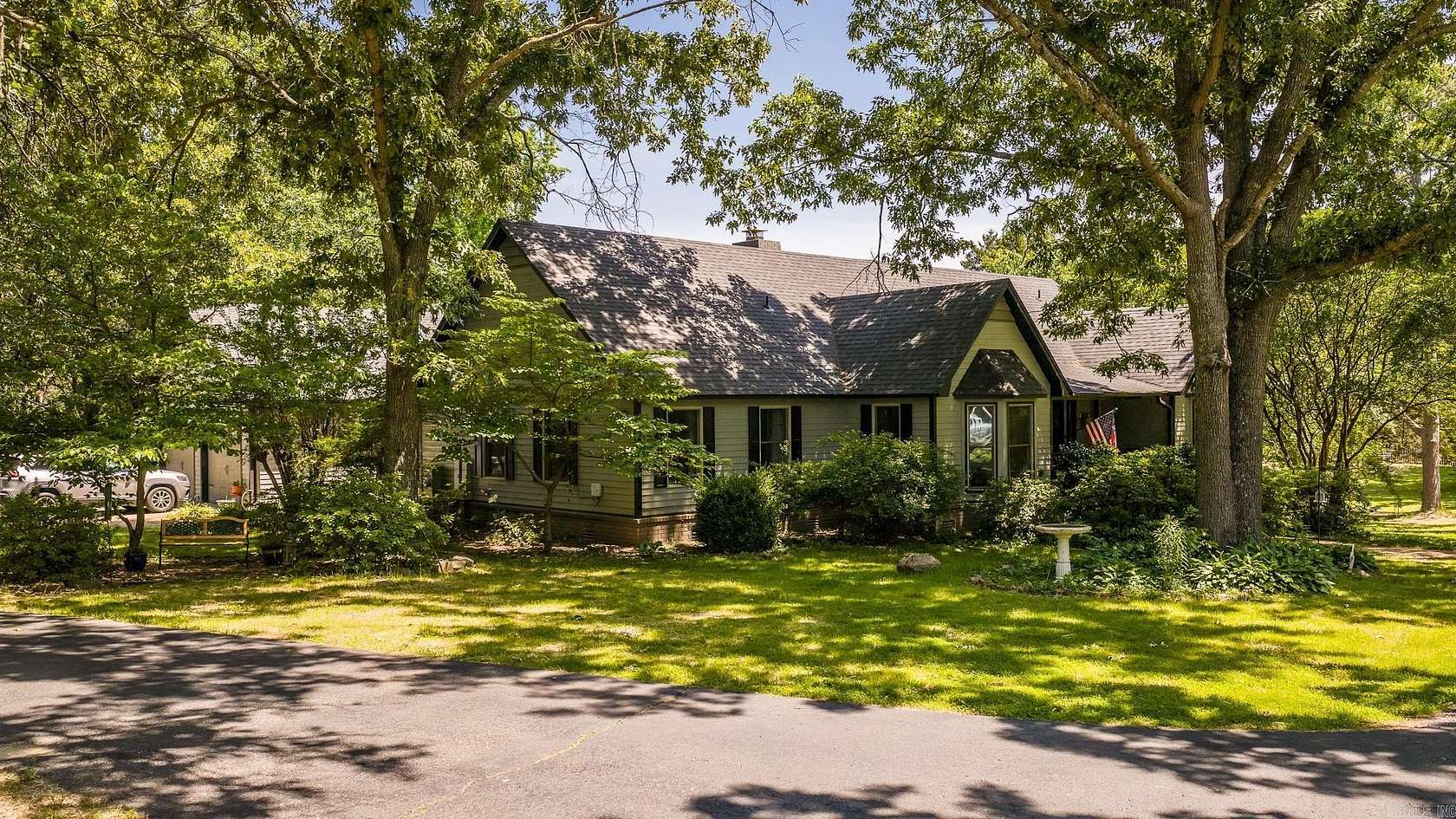 4.33 Acres of Land with Home for Sale in Greenbrier, Arkansas
