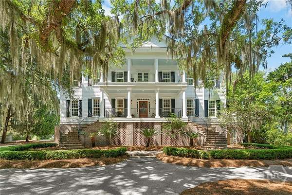 2.6 Acres of Land with Home for Sale in Savannah, Georgia