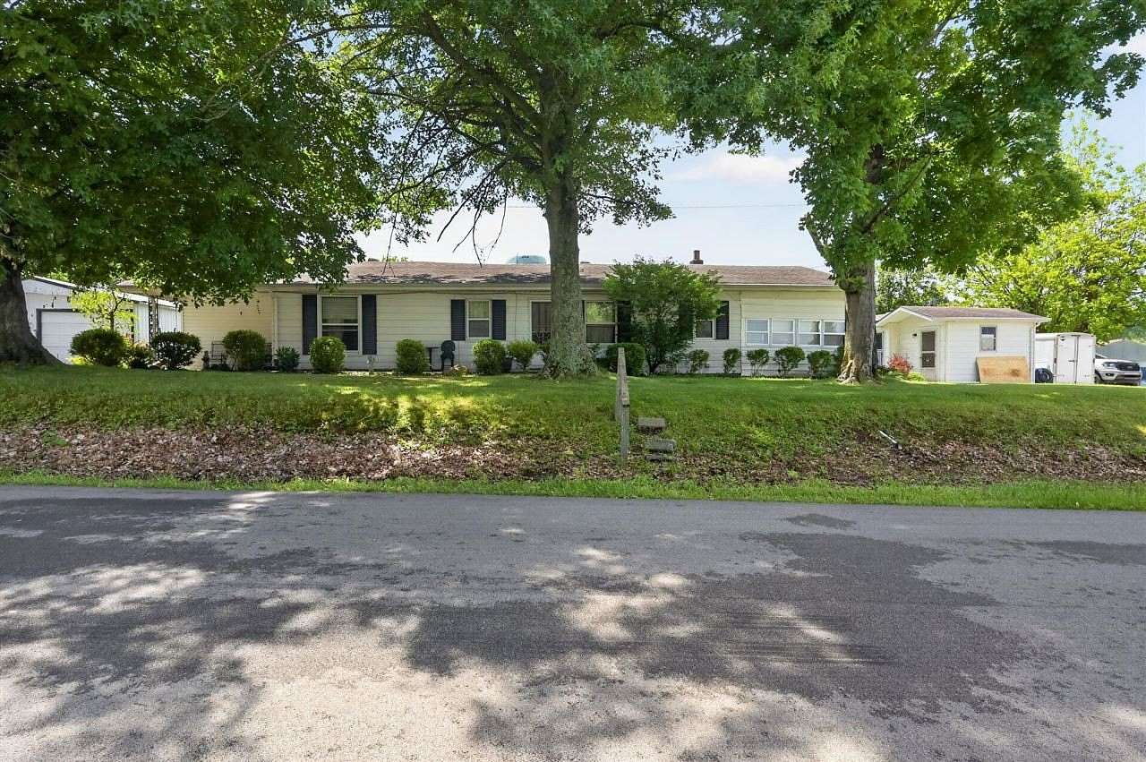 3 Acres of Land with Home for Sale in Elizabethtown, Kentucky