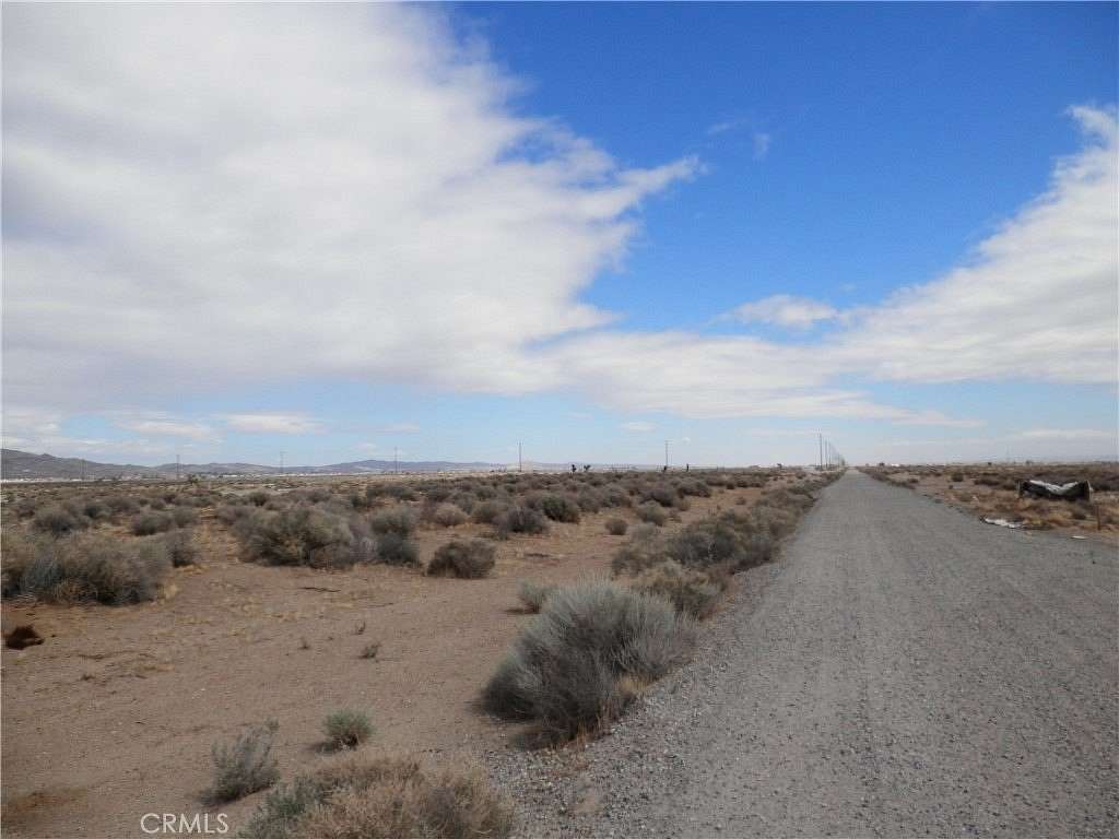 5 Acres of Residential Land for Sale in Rosamond, California