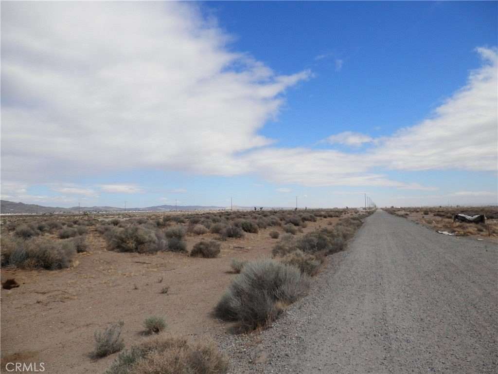 5 Acres of Residential Land for Sale in Rosamond, California