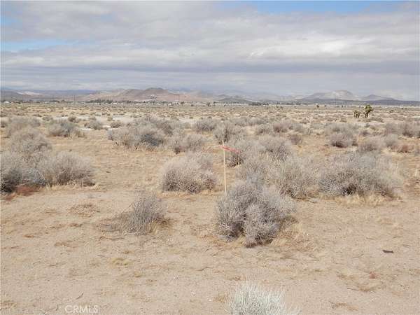 5 Acres of Residential Land for Sale in Rosamond, California
