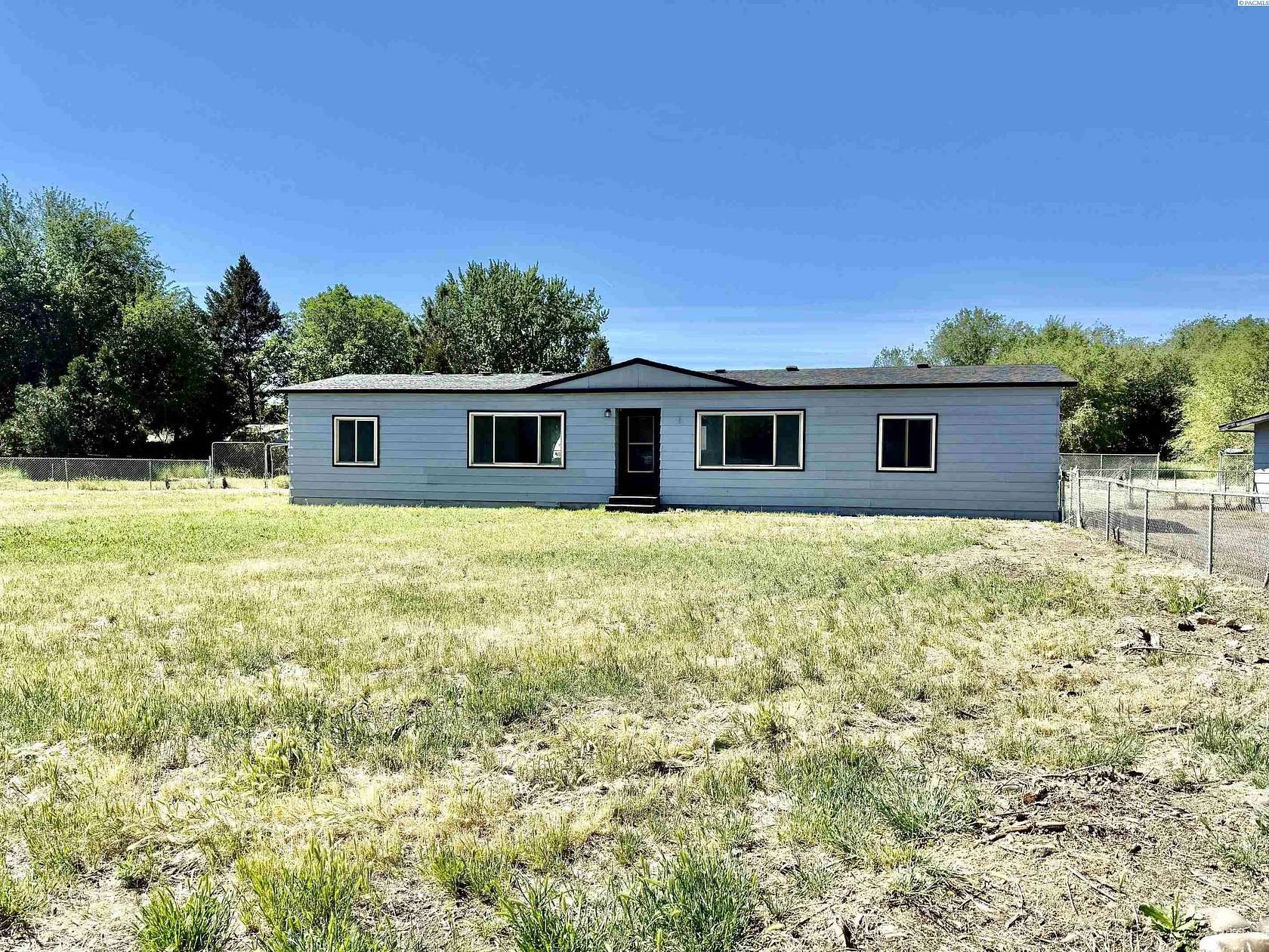 2 Acres of Land with Home for Sale in Kennewick, Washington