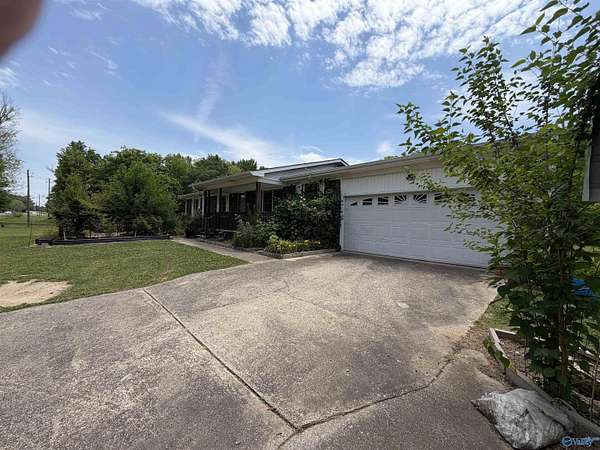1.5 Acres of Land with Home for Sale in Southside, Alabama