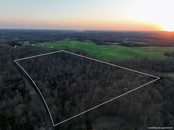 43.8 Acres of Recreational Land for Sale in Westmoreland, Tennessee