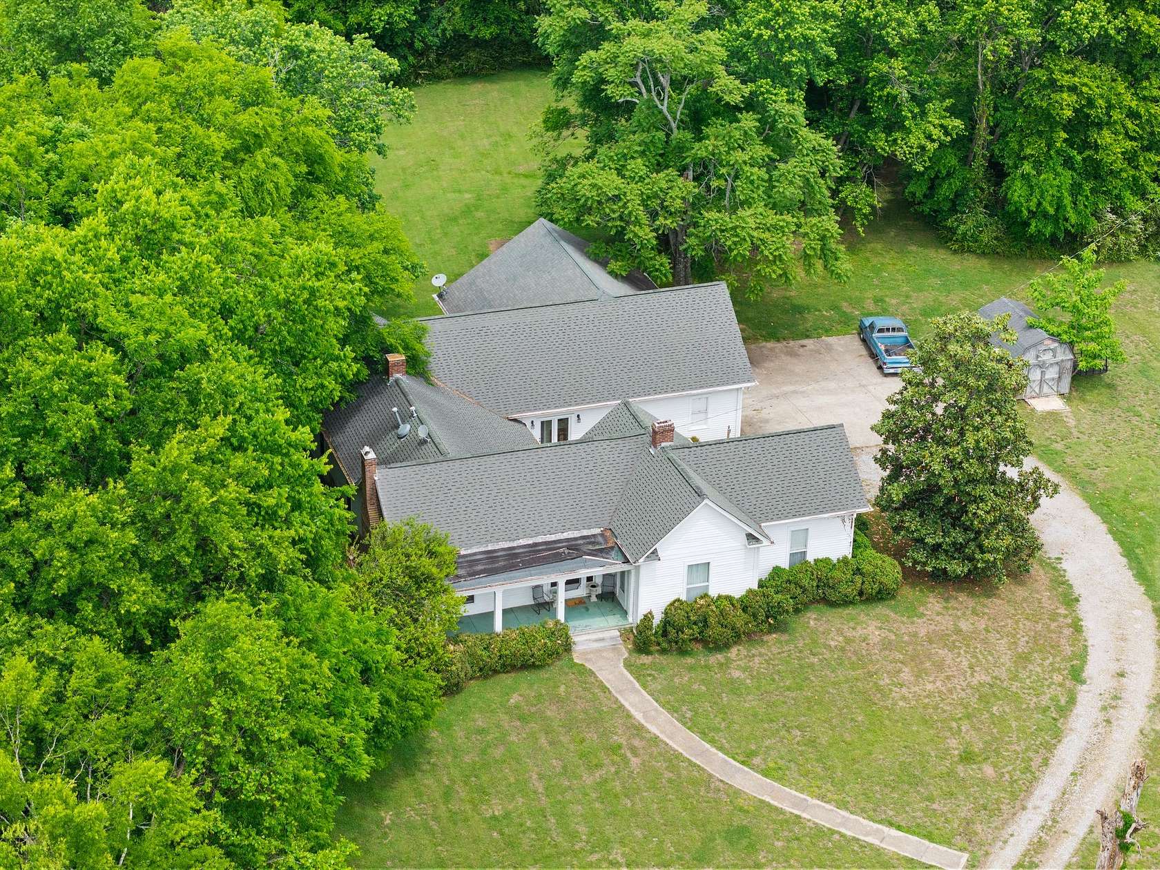 2.5 Acres of Land with Home for Sale in Franklin, Tennessee