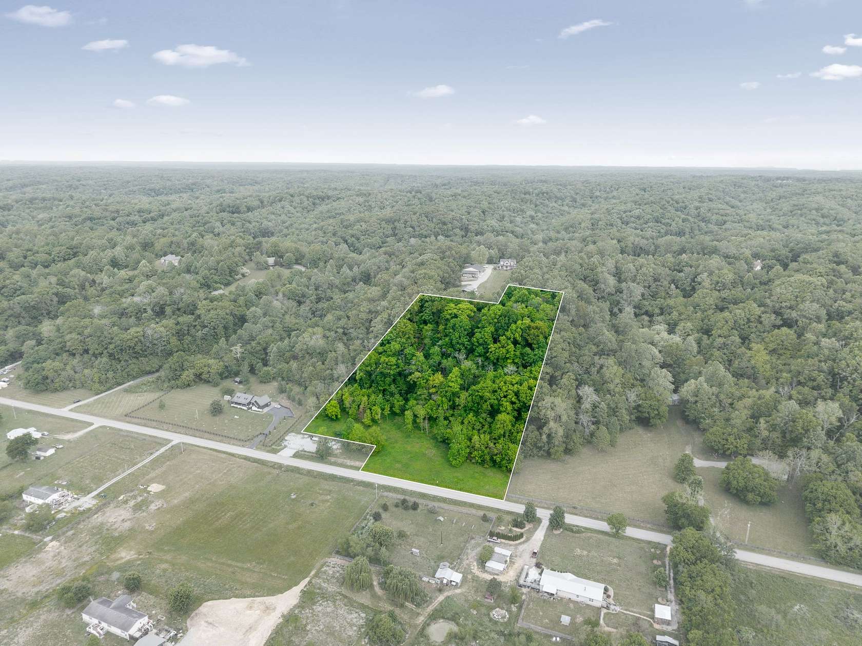 5 Acres of Residential Land for Sale in Columbia, Tennessee