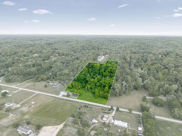 5 Acres of Residential Land for Sale in Columbia, Tennessee