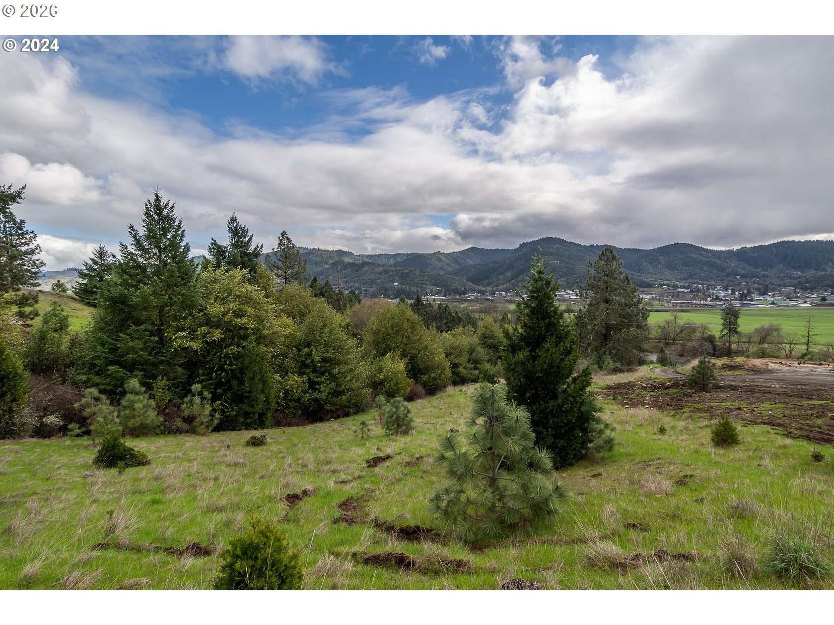 5 Acres of Land for Sale in Myrtle Creek, Oregon