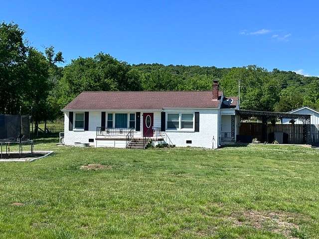 9.18 Acres of Land with Home for Sale in Lebanon, Tennessee