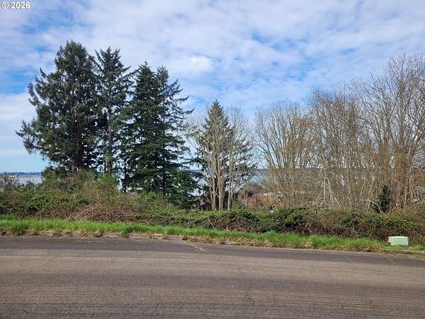 0.23 Acres of Residential Land for Sale in Astoria, Oregon