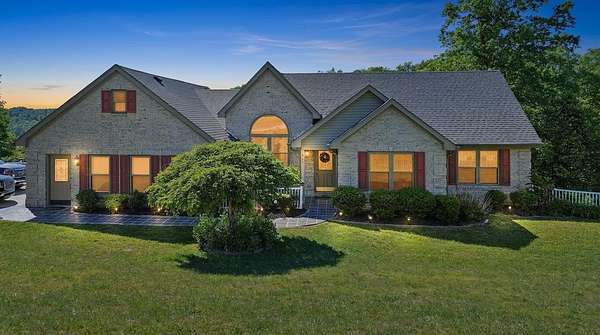 6 Acres of Land with Home for Sale in Somerset, Kentucky