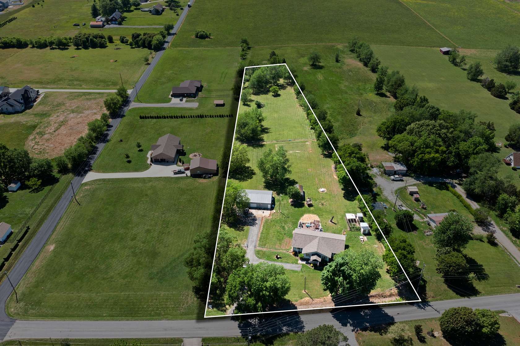3 Acres of Land with Home for Sale in White House, Tennessee