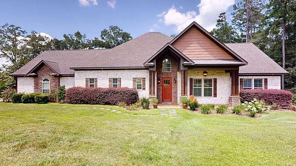 14 Acres of Land with Home for Sale in Dothan, Alabama