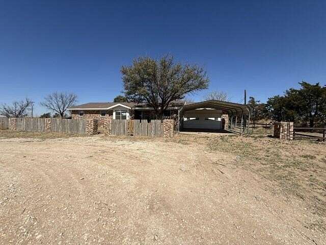 4.28 Acres of Land with Home for Sale in Seagraves, Texas