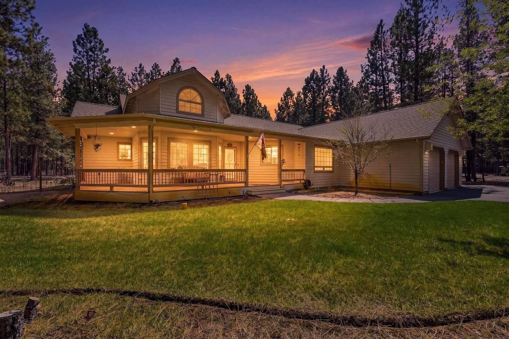 1.57 Acres of Land with Home for Sale in La Pine, Oregon