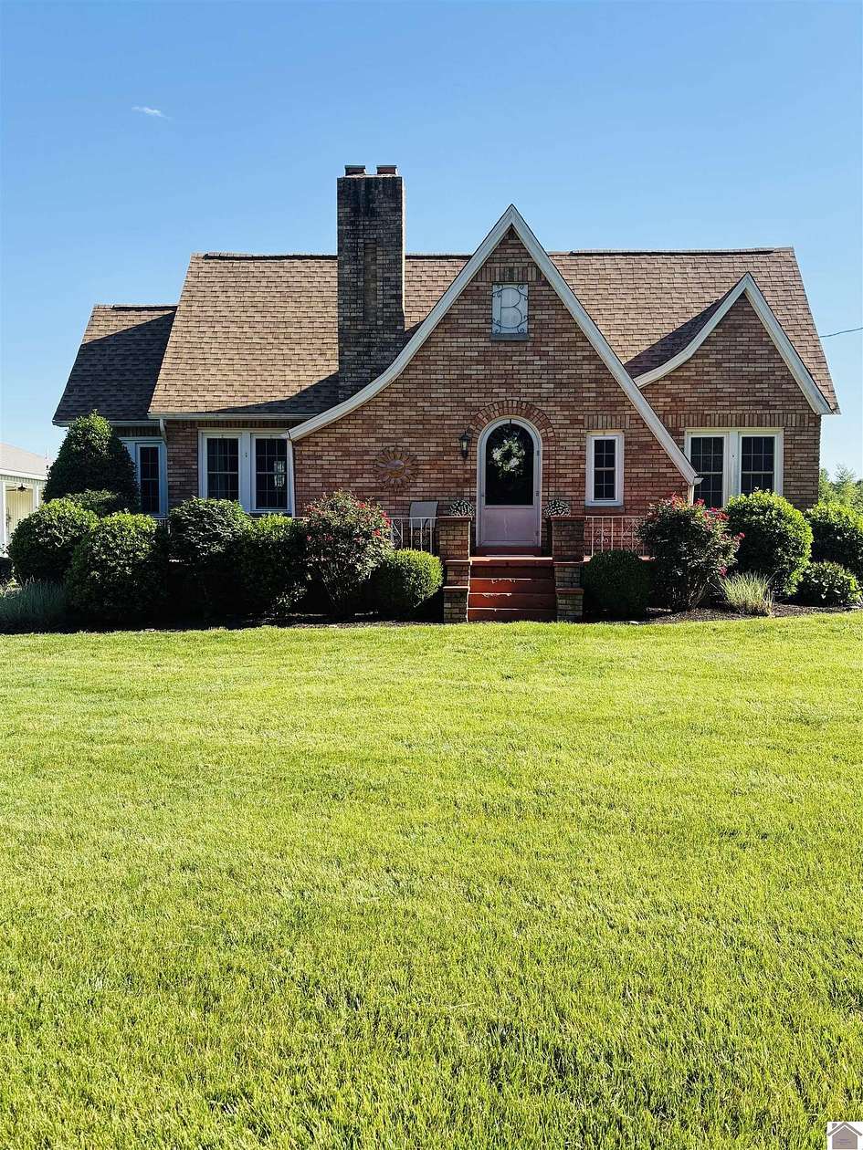 9.44 Acres of Land with Home for Sale in Mayfield, Kentucky