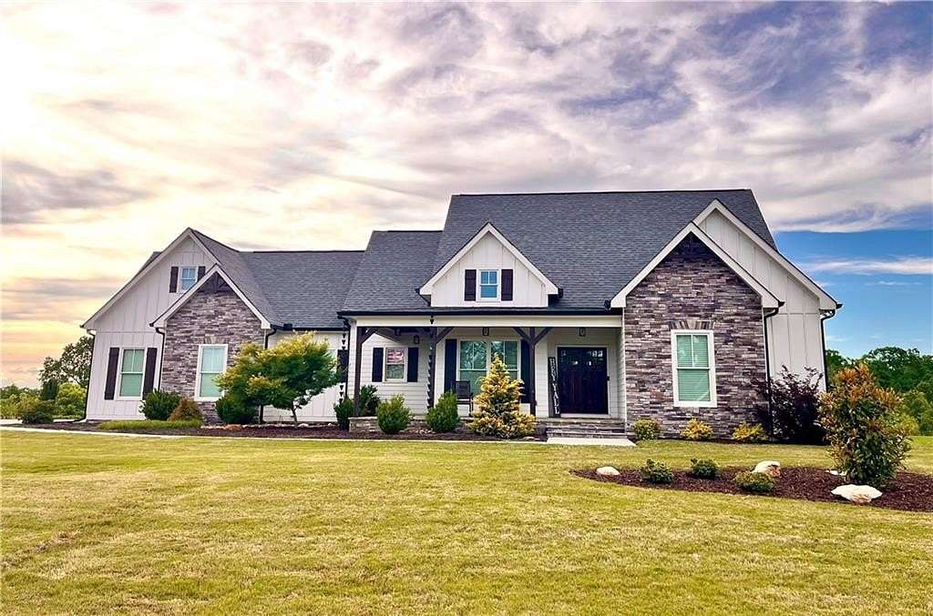 1.52 Acres of Land with Home for Sale in Demorest, Georgia