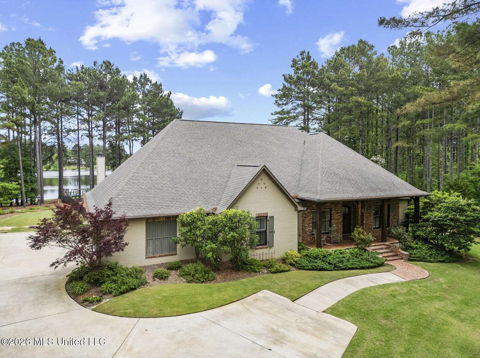 4 Acres of Land with Home for Sale in Madison, Mississippi