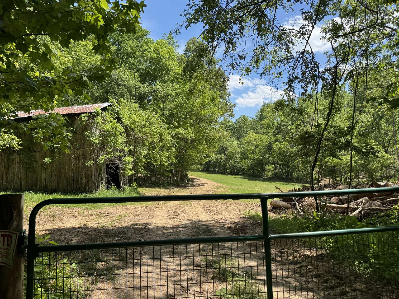 71.6 Acres of Recreational & Residential Land for Sale in Indian Mound, Tennessee