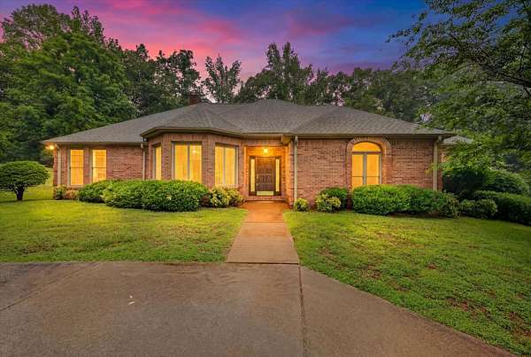 1.7 Acres of Land with Home for Sale in Dover, Tennessee