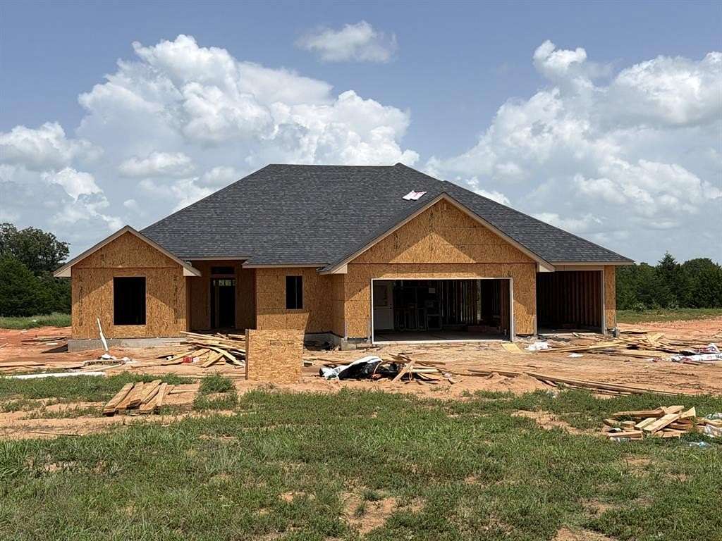 1.73 Acres of Land with Home for Sale in Chandler, Oklahoma