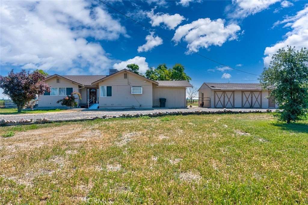 18.9 Acres of Land with Home for Sale in Dos Palos, California