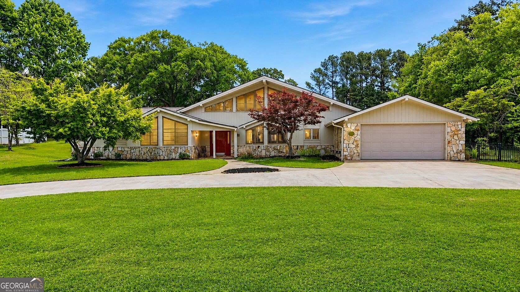 5.12 Acres of Land with Home for Sale in Toccoa, Georgia