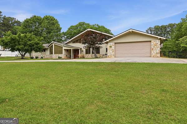 5.12 Acres of Land with Home for Sale in Toccoa, Georgia