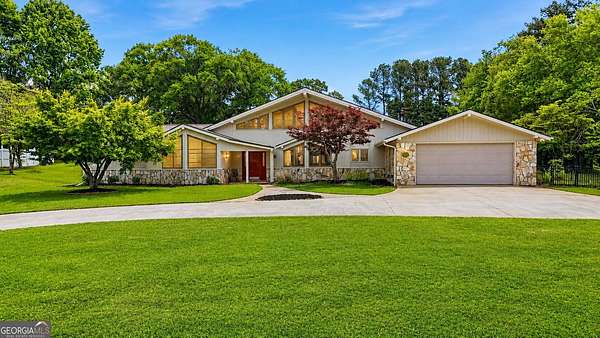 5.12 Acres of Land with Home for Sale in Toccoa, Georgia