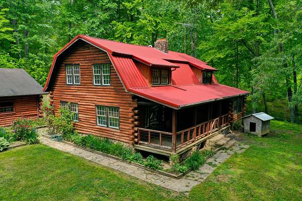 10.5 Acres of Recreational Land with Home for Sale in London, Kentucky