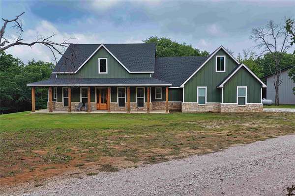 2.4 Acres of Land with Home for Sale in Whitesboro, Texas