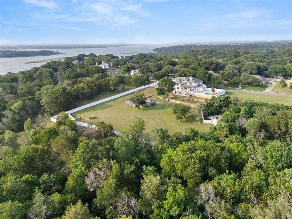 5.49 Acres of Land with Home for Sale in Woodway, Texas