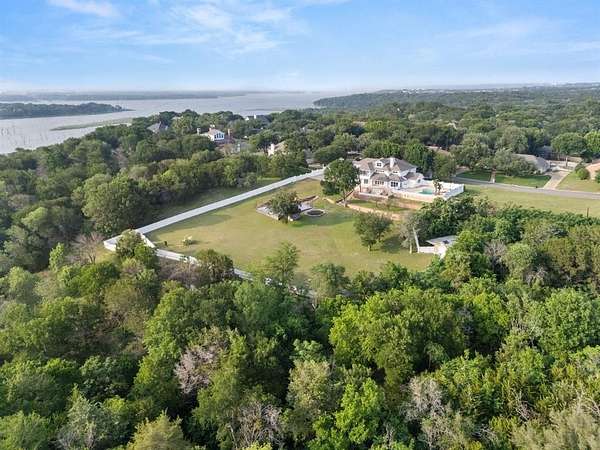 5.49 Acres of Land with Home for Sale in Woodway, Texas