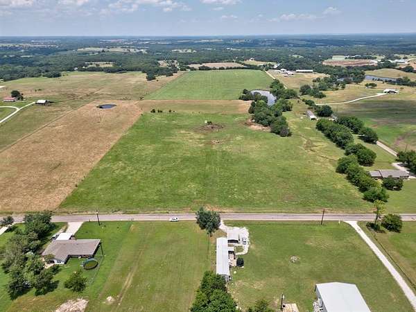 1.6 Acres of Residential Land for Sale in Whitesboro, Texas