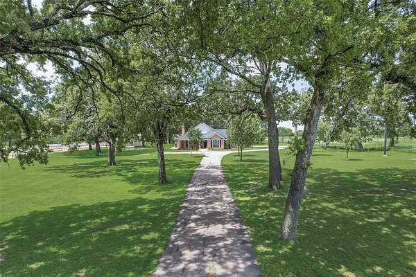 10 Acres of Land with Home for Sale in Edgewood, Texas